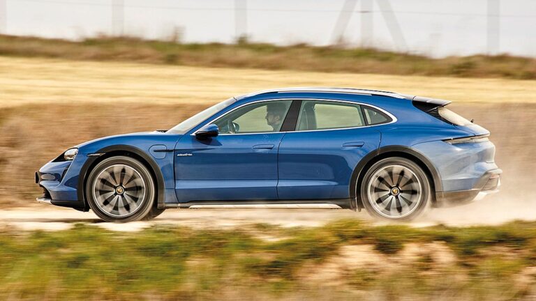 Porsche Taycan Cross Turismo 4 001