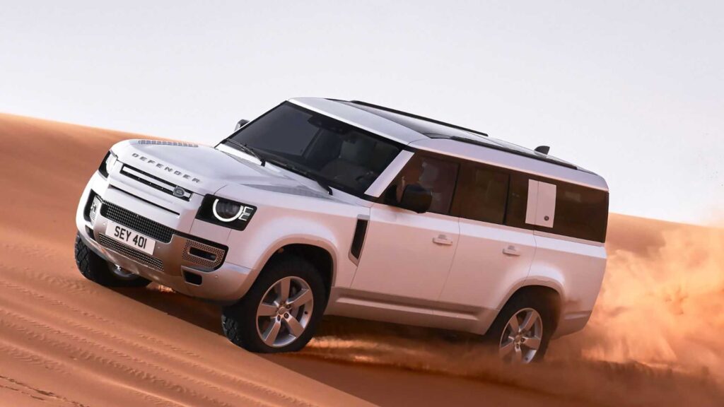 Nuevo Land Rover Defender 130: con más espacio, hasta 8 pasajeros y las mismas capacidades todoterreno