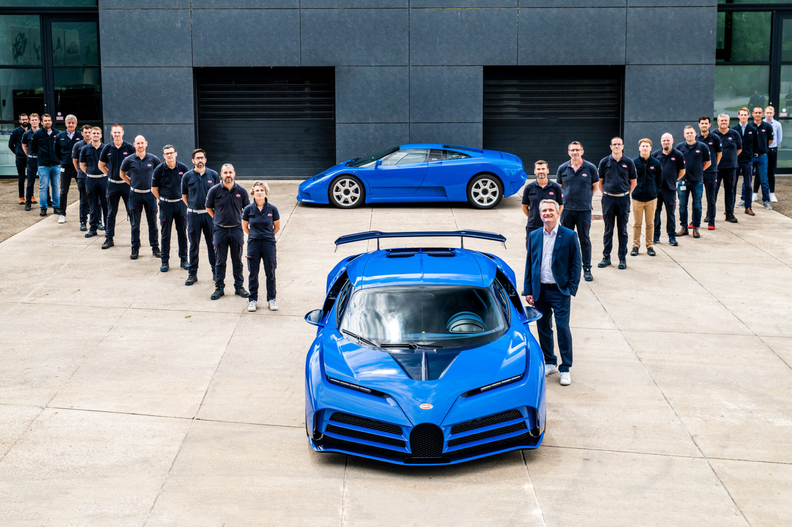 El primero de los diez Bugatti Centodieci que se fabricarán ya duerme en el garaje de su afortunado propietario