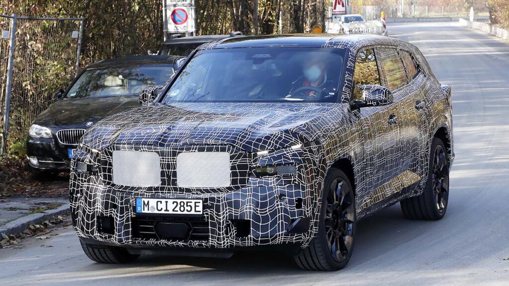 BMW X8