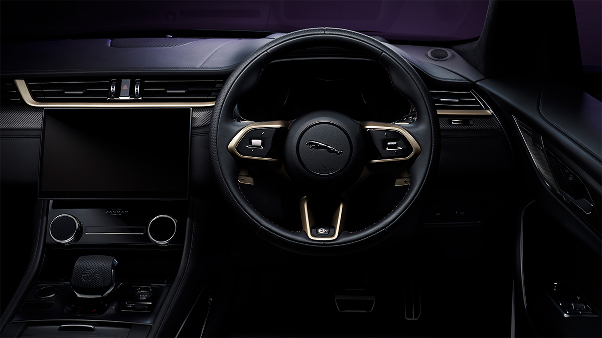 Jaguar F-PACE SVR Edition 1988 interior