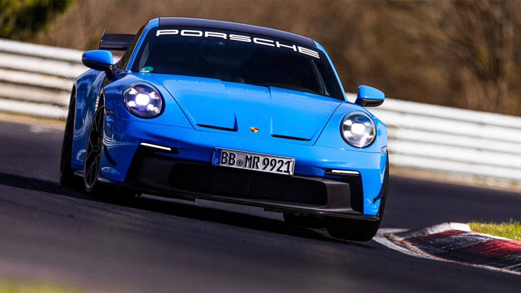 El Porsche 911 GT3 rebaja más de cuatro segundos su récord de vuelta en Nürburgring gracias al nuevo kit de Manthey Performance