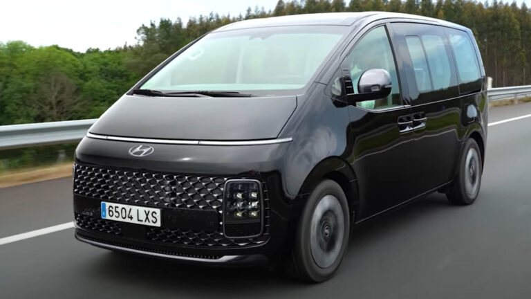 Hyundai Staria 2022