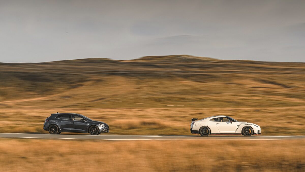 Comparativa Nissan GT-R Nismo vs. Renault Mégane R.S.: un largo adiós