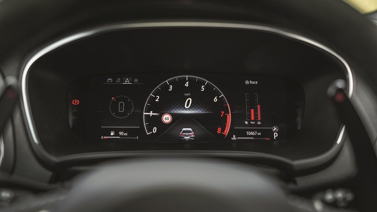 Comparativa Nissan GT-R Nismo vs. Renault Mégane R.S.: un largo adiós