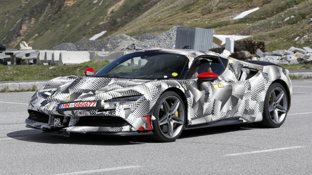 ¡Cazado! Ferrari trabaja en una nueva versión del SF90 Stradale