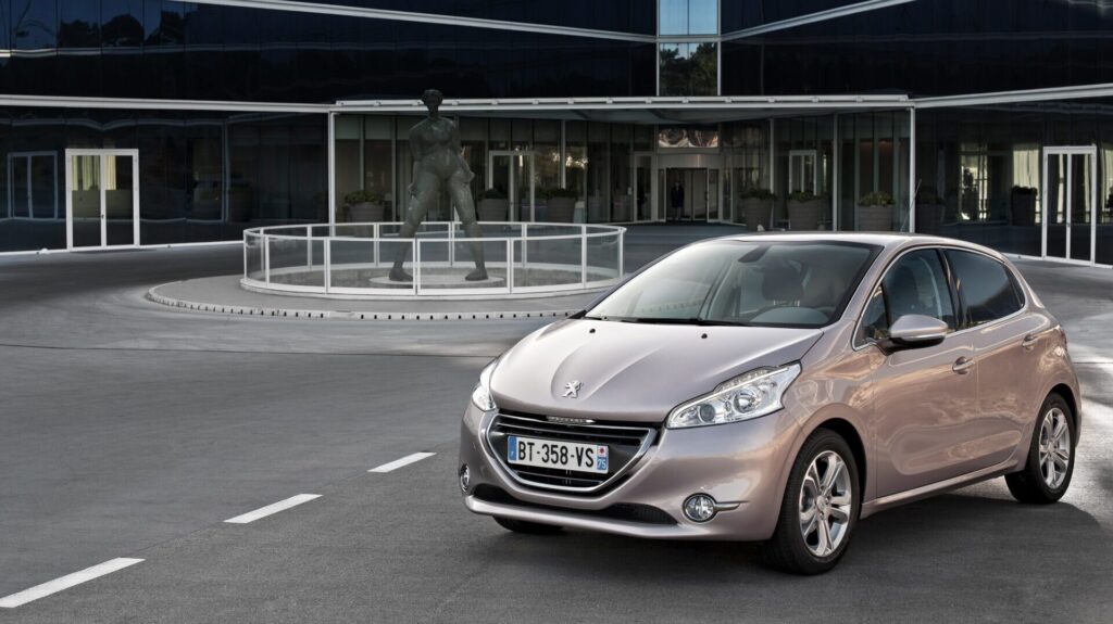 peugeot 208 5p 2013OK