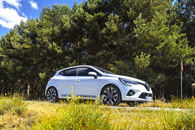 00 Renault Clio Hybrid 04