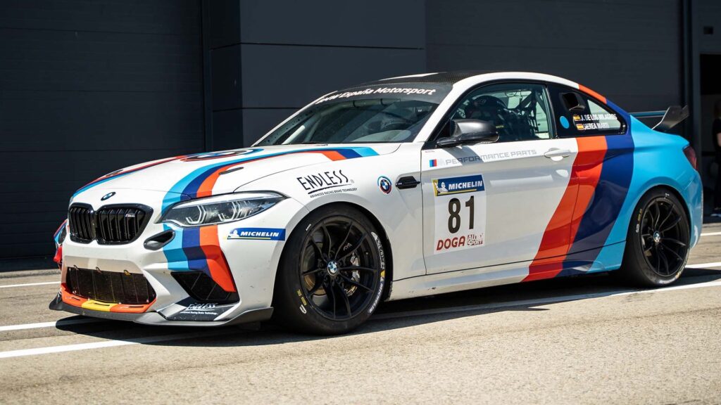BMW M2 CS Racing