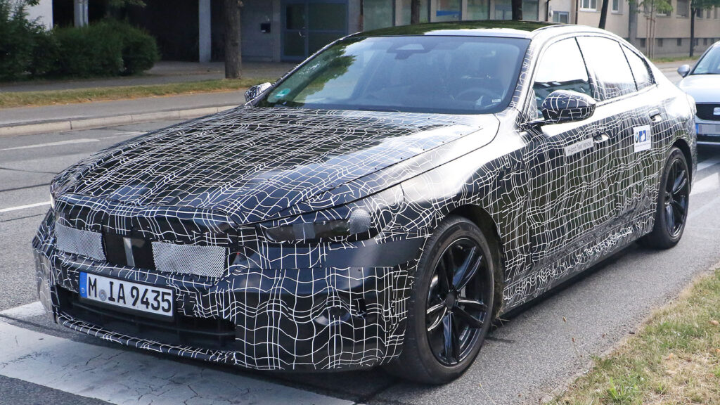 Nuevo BMW Serie 5 2023 fotos espia