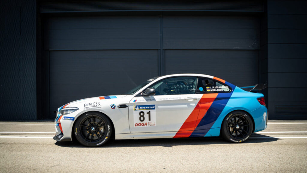BMW M2 CS Racing
