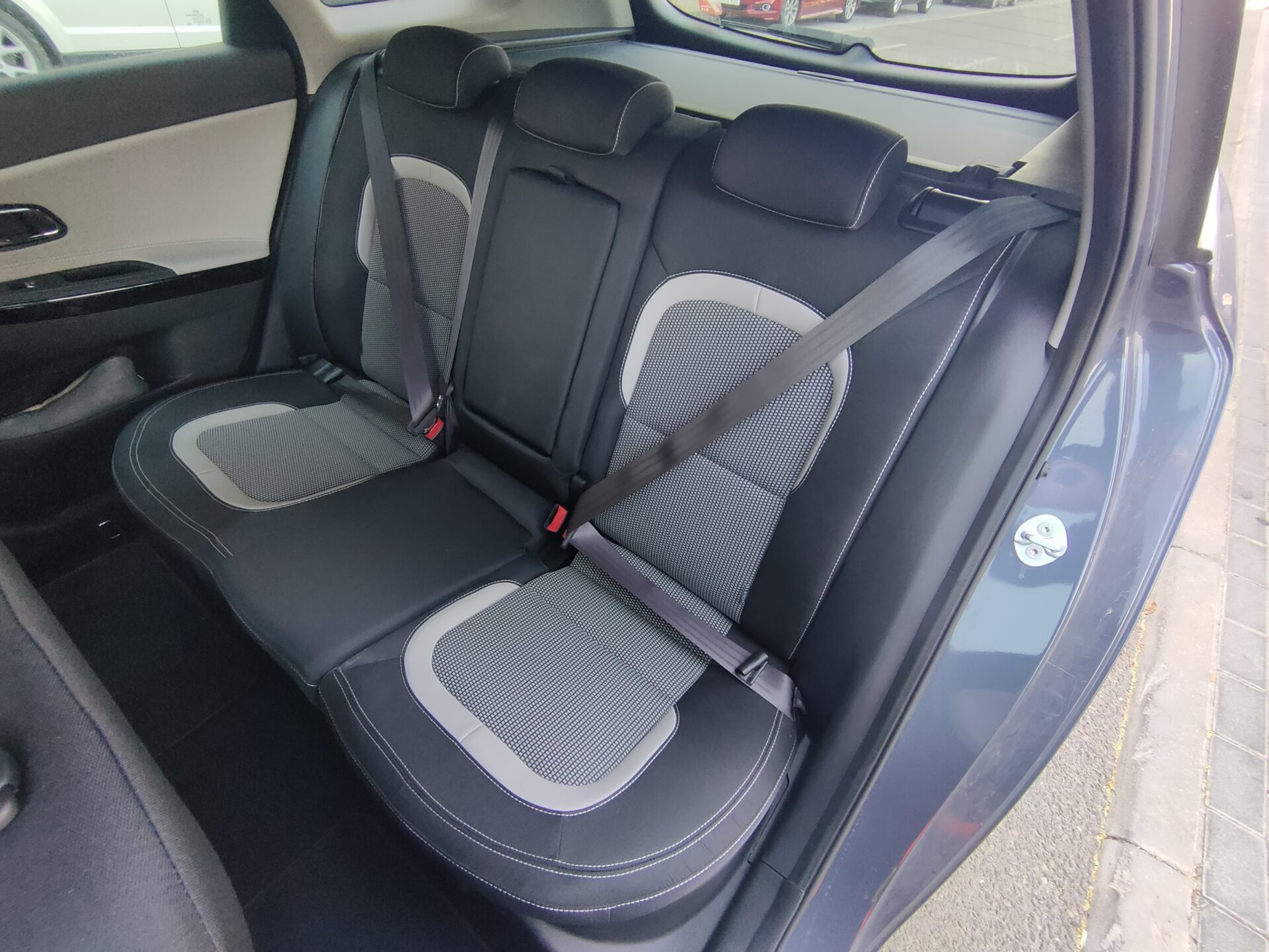 cinturones asientos traseros