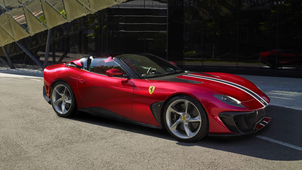 Ferrari SP51 tres cuartos del