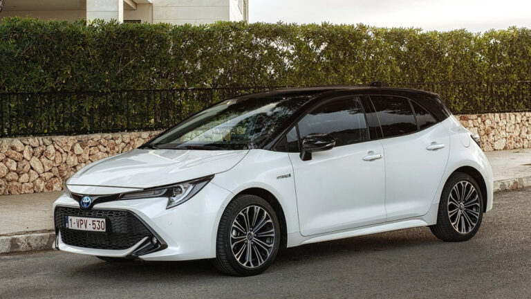Toyota Corolla Hatchback EU Version 2019 1600 04