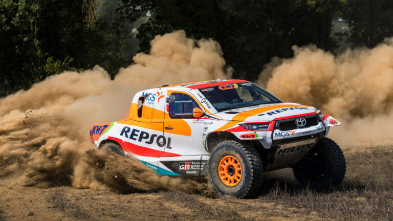 Toyota Hilux T1 Isidre Esteve Dakar 2023 2 e1663931156360