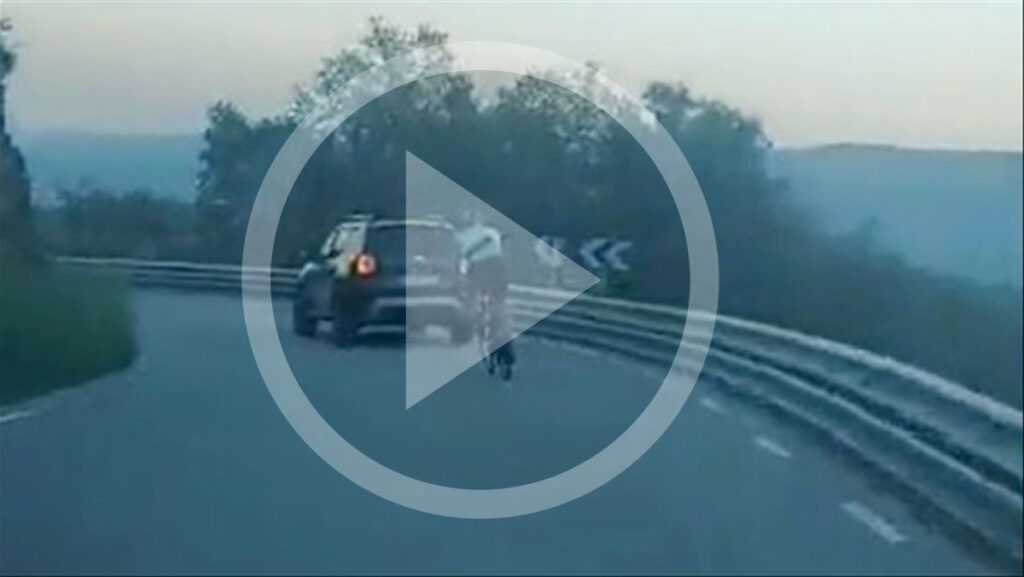 Accidente ciclista Dacia Duster