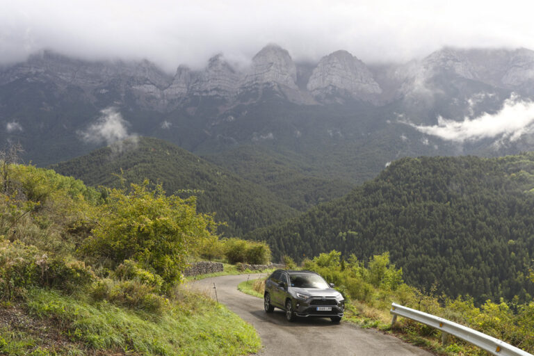 00 Toyota RAV4 01 Alt DUrgell Cava