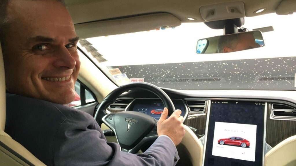 Tesla millón kilómetros