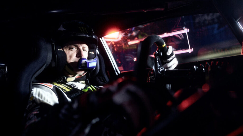 Audi S1 Hoonitron Ken Block dentro
