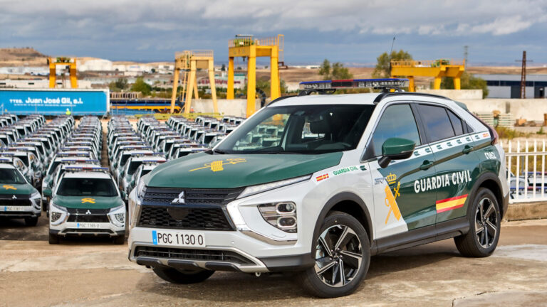 Mitsubishi Eclipse Cross PHEV e1667468035613