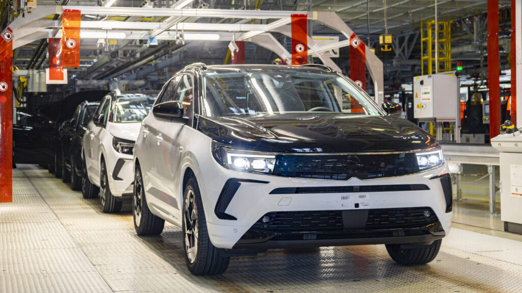 Opel 75 millones Grandland cadena de producción