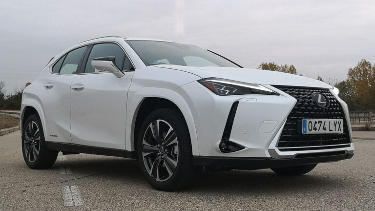 Lexus UX 250h 2023 prueba 1