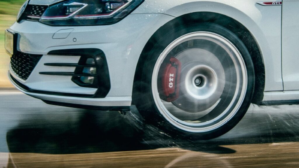 aquaplaning detalle rueda