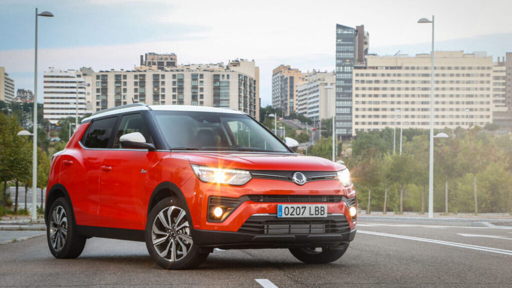 ssangyong tivoli 2020 3 4 delantero