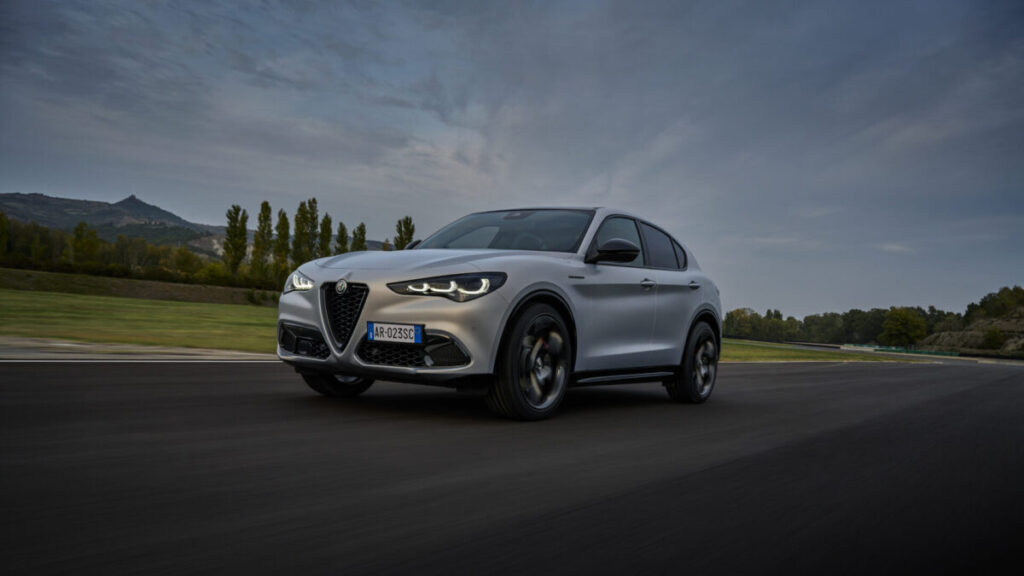 Alfa Stelvio 2023