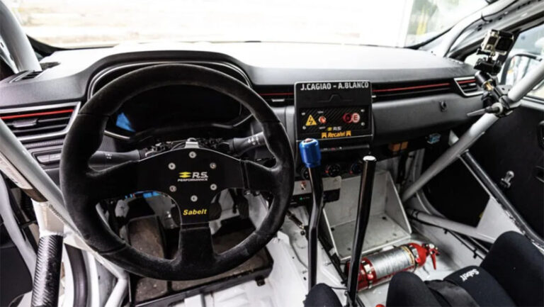 Clio Rally5 interior