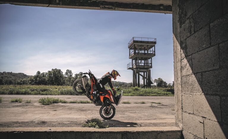 KTM 1290 SUPER ADVENTURE S 2023 frenada