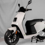 Invicta Electric hace crecer su gama cero emisiones con los nuevos scooters Lvneng