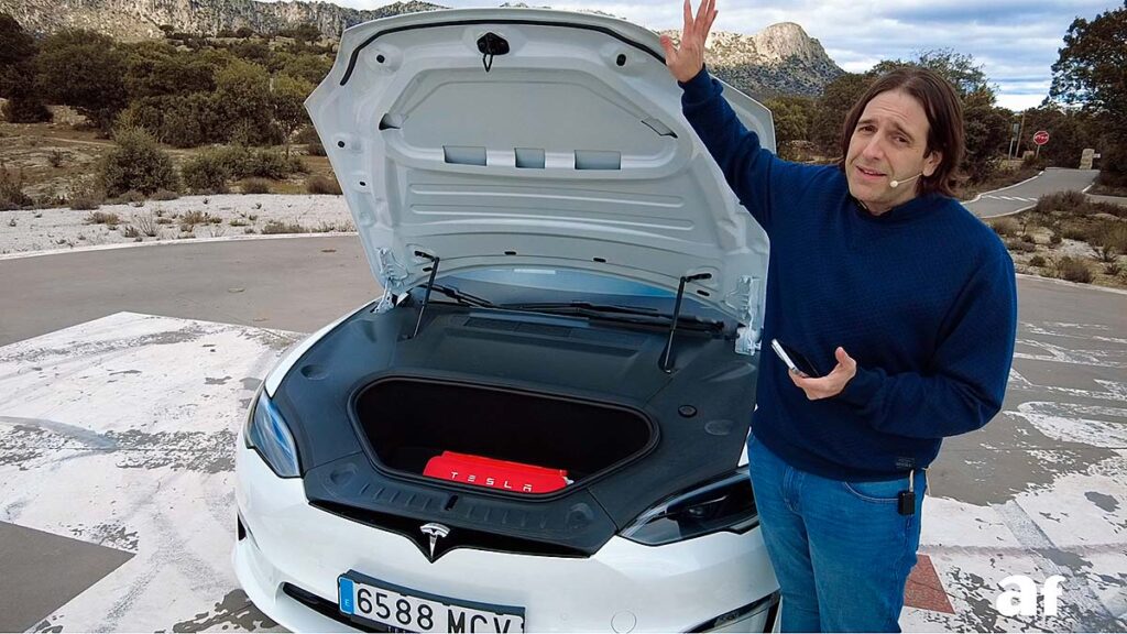 El frunk o fraletero de Tesla