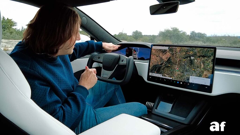 Interior minimalista de Tesla