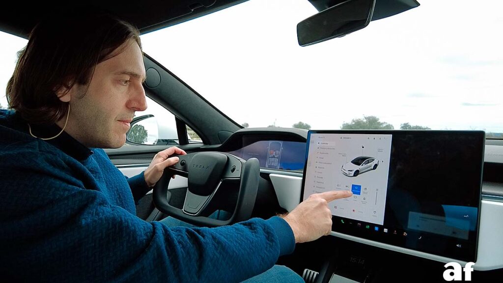 Interfaz digital avanzado de Tesla