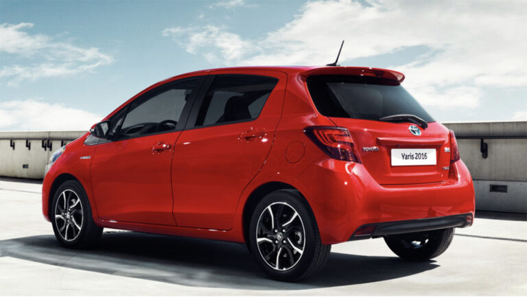 Yaris 2015 rojo