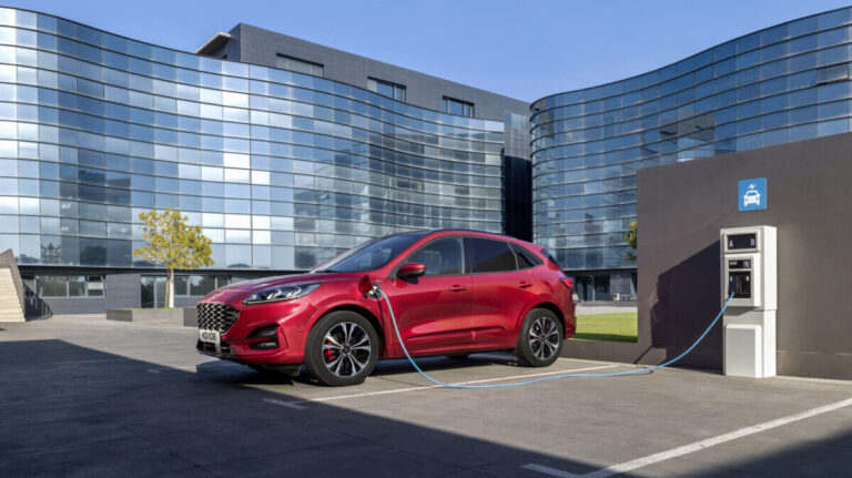 ford kuga plug in hybrid híbrido enchufable