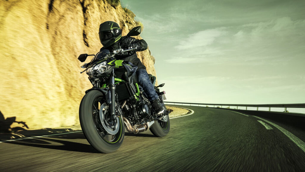 moto-naked-Kawasaki_Z650_2022-2