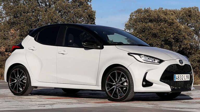 Toyota Yaris 120H GR Sport 008