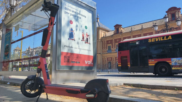campana voi no viajar pareja patinete electrico