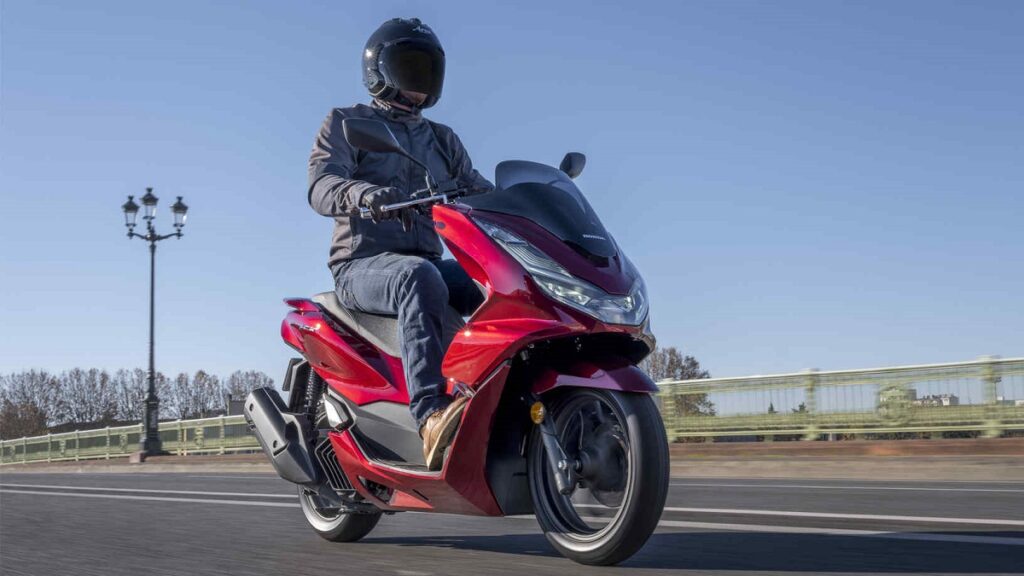 honda_pcx_apertura_