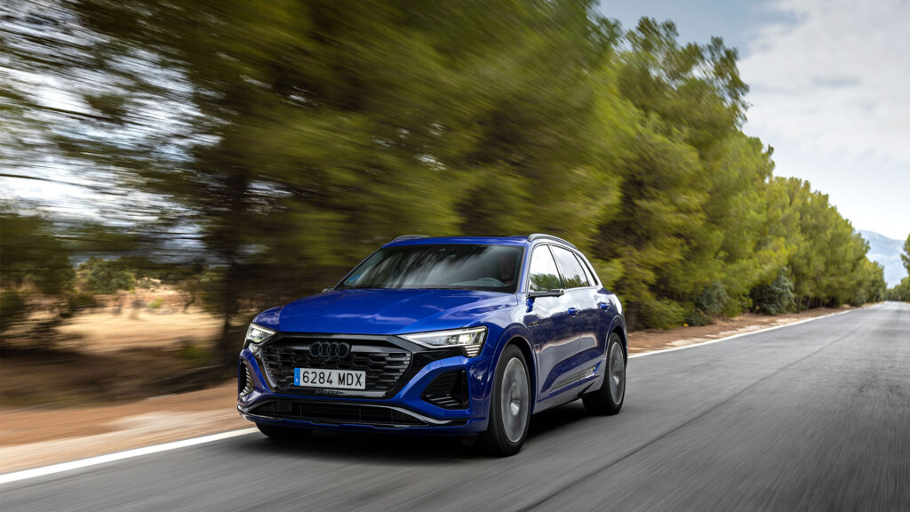 Audi Q8 e-tron apertura
