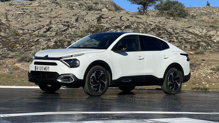 Citroen C4 X apertura