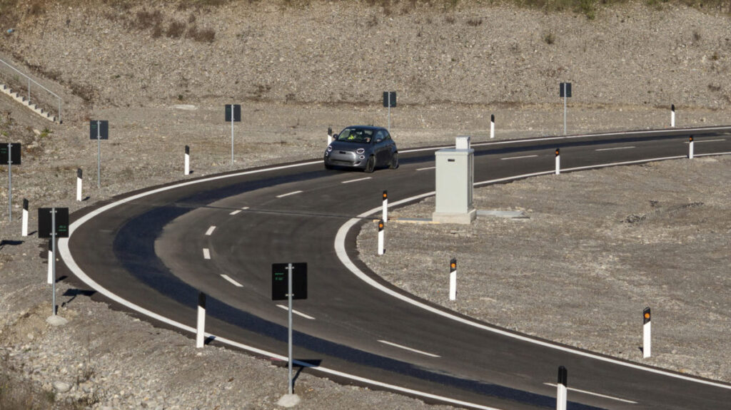 Fiat 500e carreteras eléctricas 2023 apertura