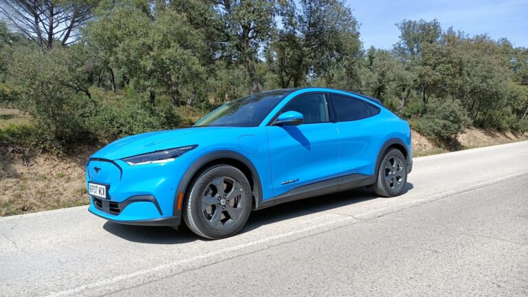 Ford Mustang MAch E 20