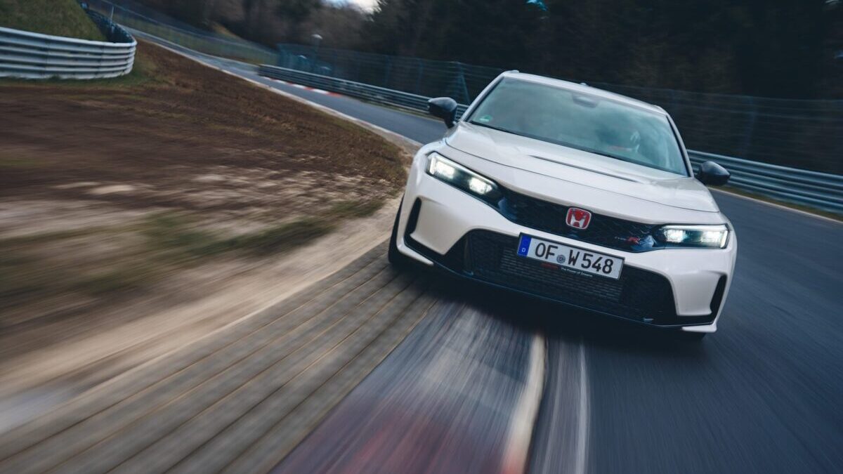 Honda Civic type R 2023 record Nurburgring piano