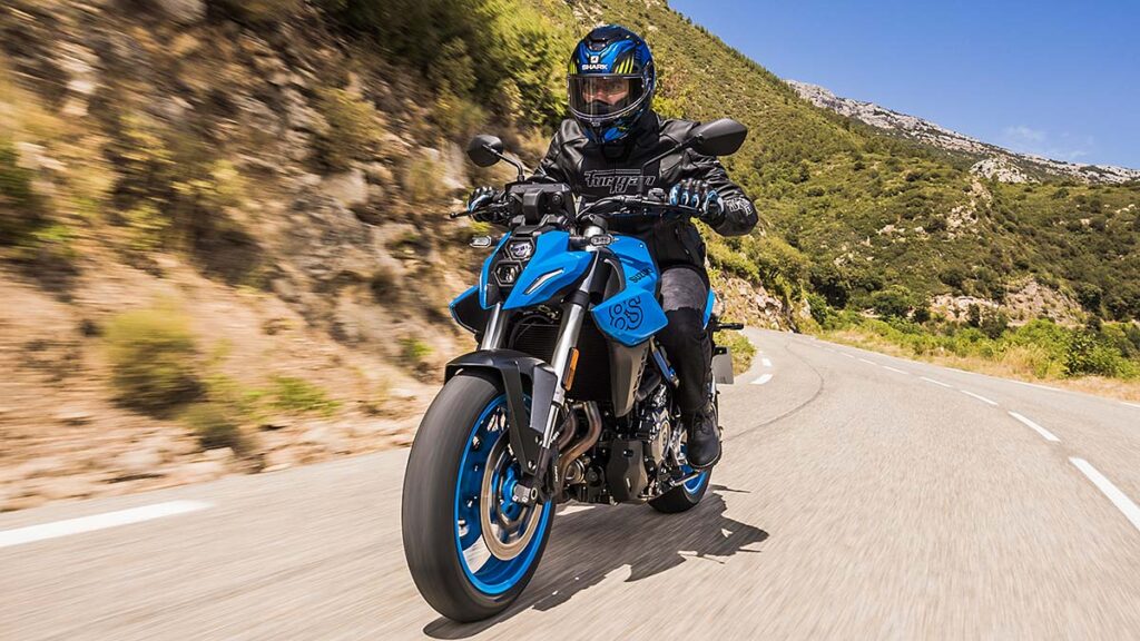 Suzuki-GSX-8S-2023_00016 (1)