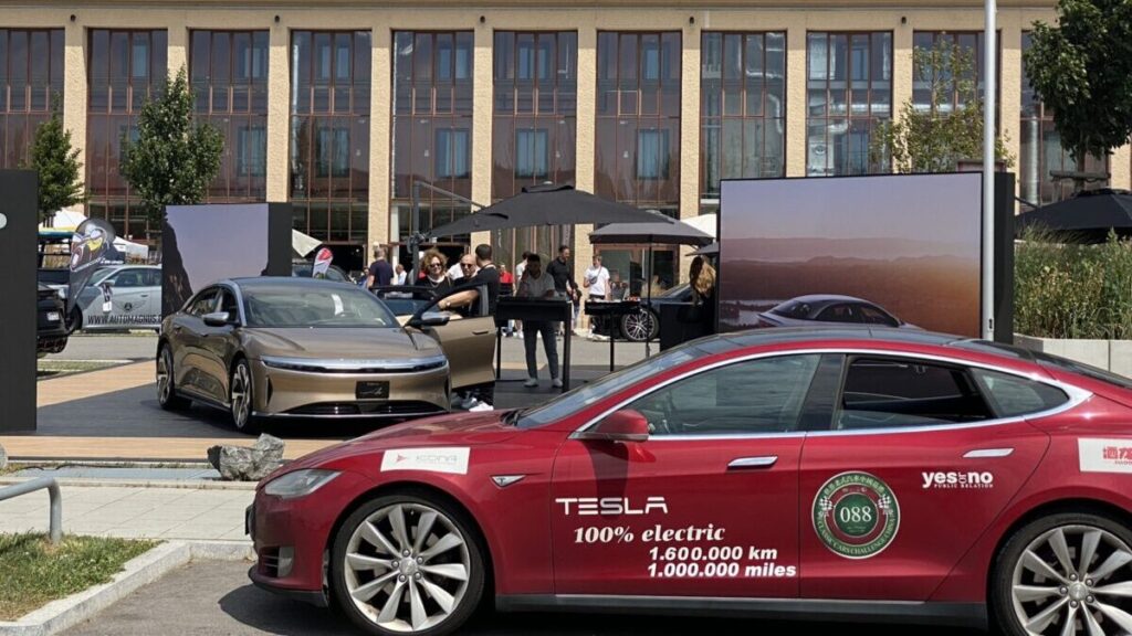 Tesla 1,7 millones propietario kilometros