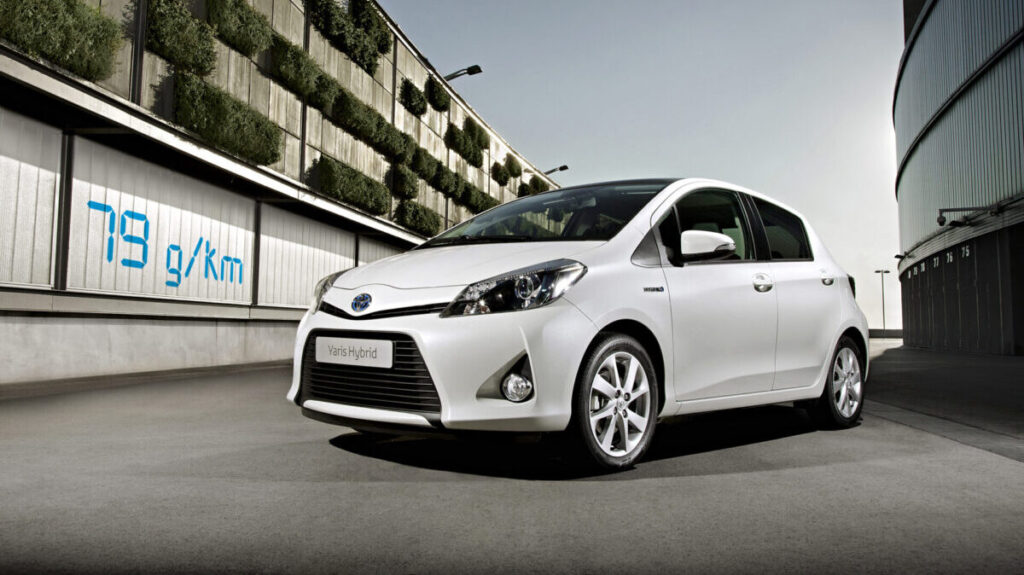 Toyota Yaris 10 millones 2012 hybrid