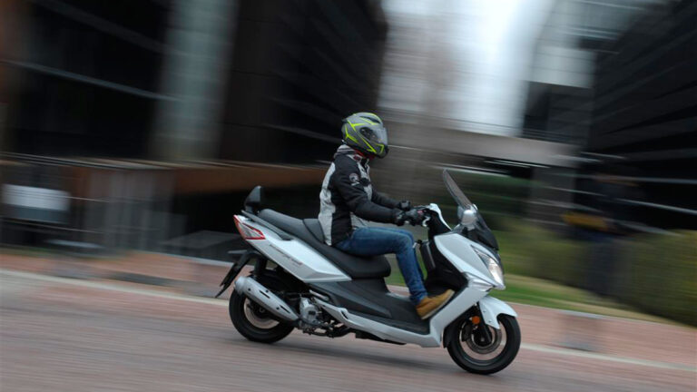 sym joymax 125 accion barrido 3 medium